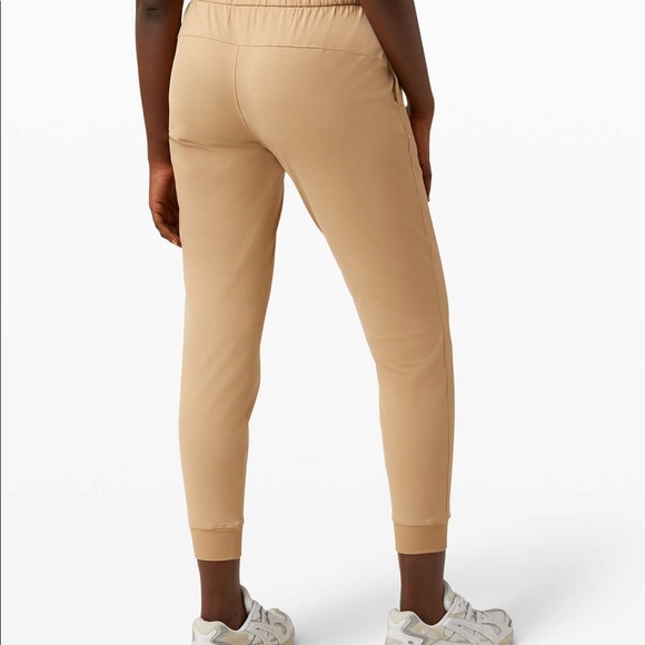 Lululemon On The Fly Jogger Luxtreme 